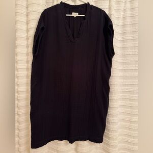 Lou & Grey Black V-Neck Textured dress